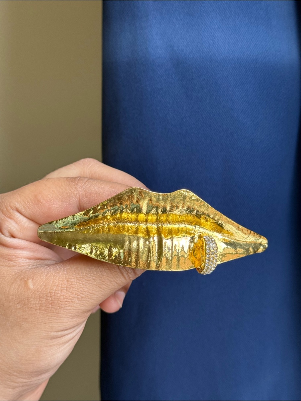 Schiaparelli Inspired Gold Lip Design Brooch
